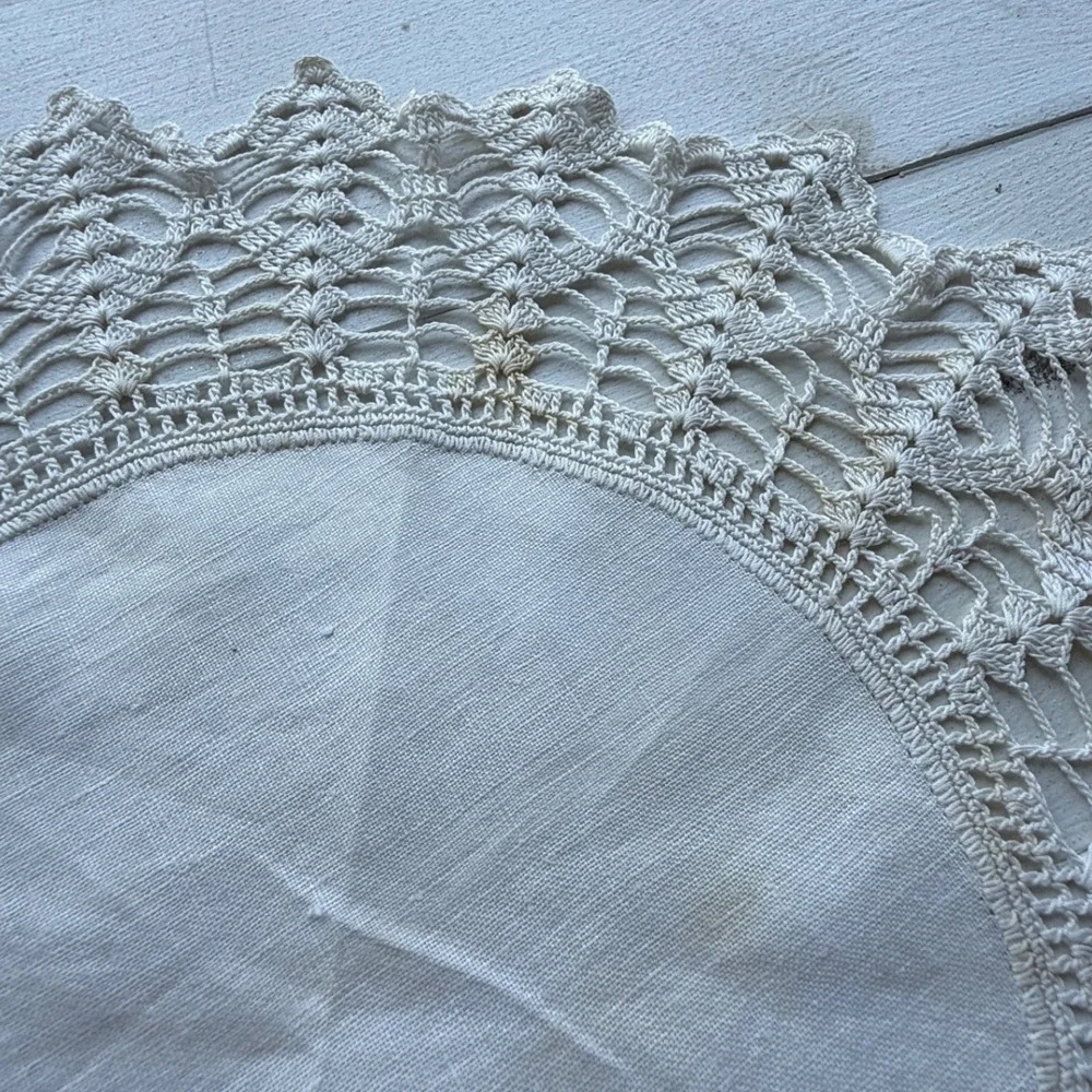 Vintage White Linen Crochet Doilies Set of 3 Round Lace Table Linens 12-16in